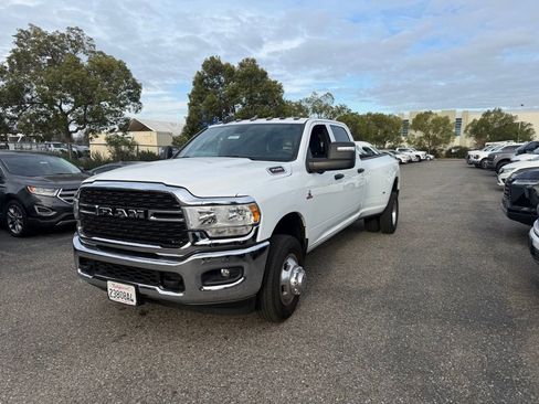 Used 2024 RAM 3500 Tradesman w/ Towing Technology Group AWD/4WD image 1