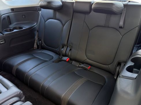 Certified 2023 Honda Pilot Touring image 15