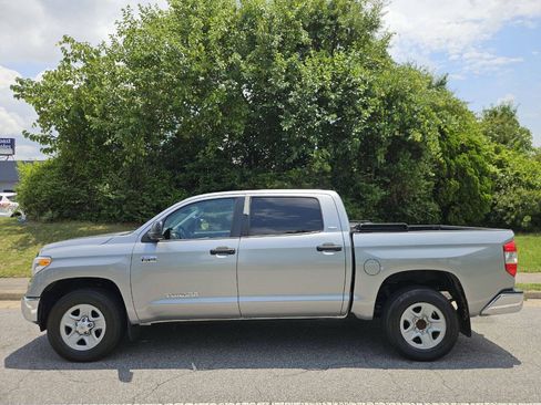 Used 2016 Toyota Tundra SR5 AWD/4WD image 2