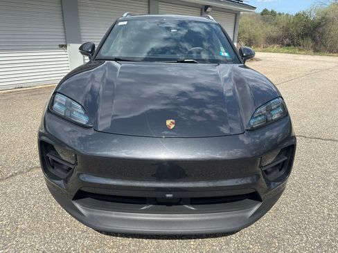 Used 2025 Porsche Macan 4S Electric AWD/4WD image 8