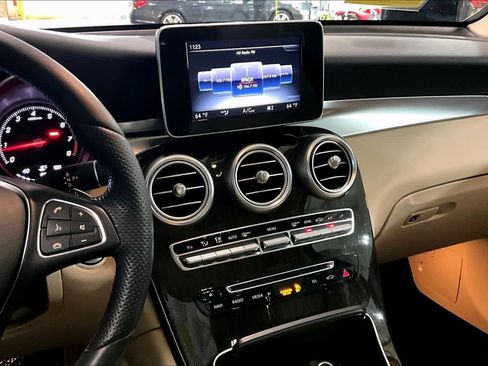 Used 2017 Mercedes-Benz GLC 300 4MATIC image 7