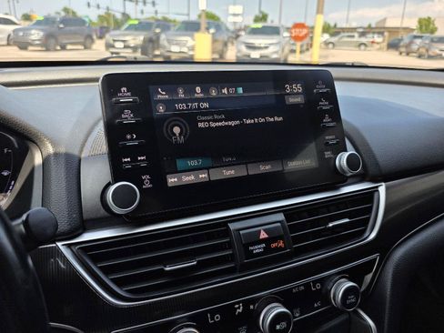 Used 2018 Honda Accord Sport image 19