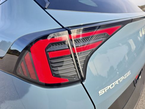 Used 2026 Kia Sportage EX w/ EX Panoramic Sunroof Package image 32