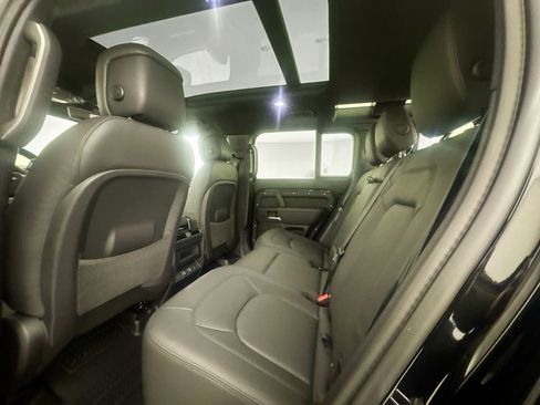 New 2026 Land Rover Defender 110 X-Dynamic SE image 24