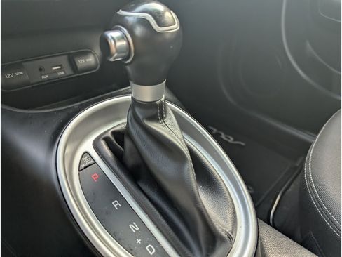 Used 2018 Kia Soul + FWD image 19