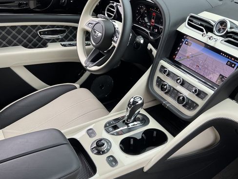 Certified 2023 Bentley Bentayga Speed image 2