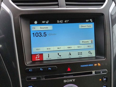 Used 2017 Ford Explorer Platinum image 32