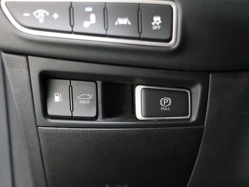 Used 2021 Genesis G90 3.3T Premium RWD image 21