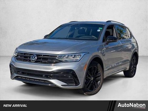 Used 2022 Volkswagen Tiguan SE R-Line image 1