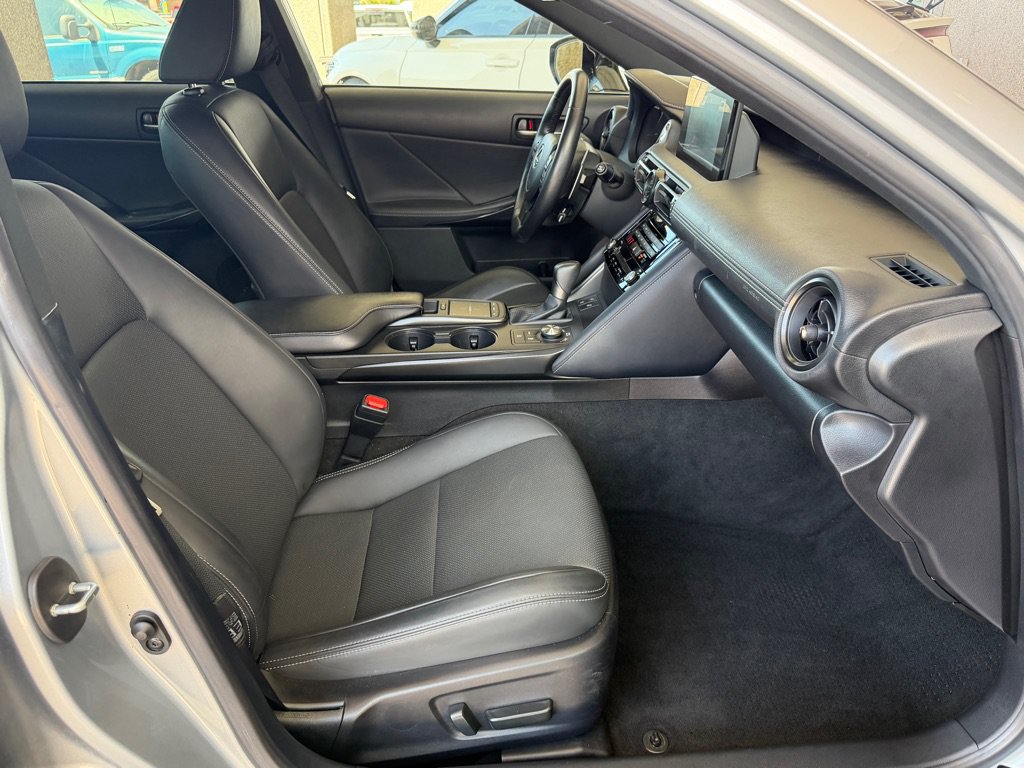 Used 2024 Lexus IS 300 w/ Premium Package RWD image 36