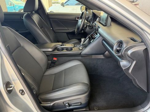 Used 2024 Lexus IS 300 w/ Premium Package RWD image 36