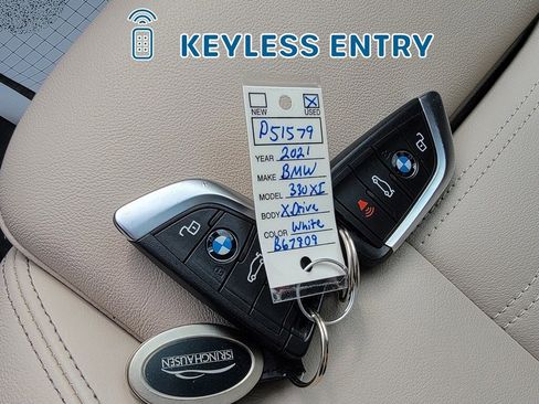 Used 2021 BMW 330i xDrive Sedan w/ Premium Package AWD/4WD image 35