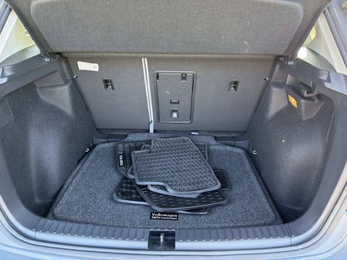 Certified 2023 Volkswagen Taos SE w/ Panoramic Sunroof Package FWD image 5