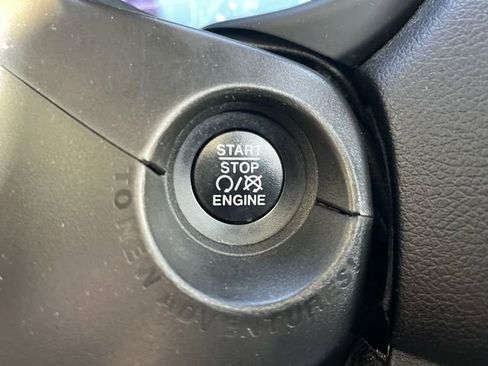 Used 2020 Jeep Renegade Latitude w/ Cold Weather Group image 19