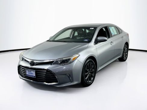 Used 2017 Toyota Avalon XLE image 1