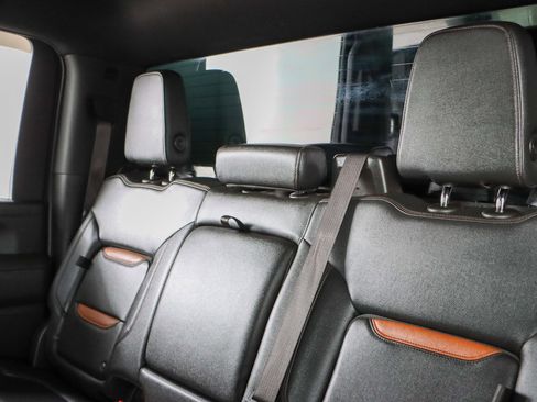 Used 2022 GMC Sierra 2500 AT4 w/ Snow Plow Prep/Camper Package image 26