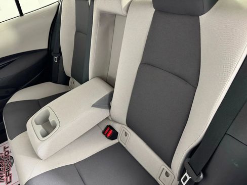 Used 2025 Toyota Corolla LE FWD image 31