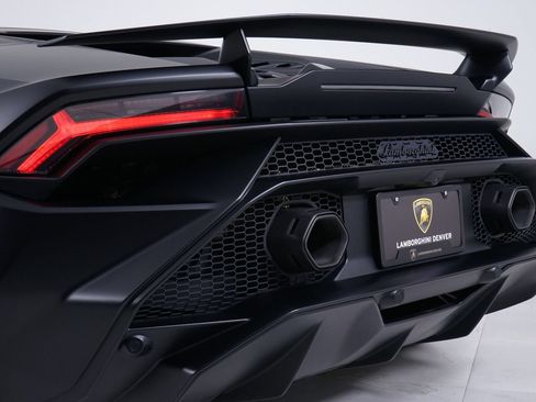 Used 2023 Lamborghini Huracan Tecnica RWD image 18