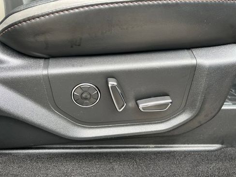 Used 2019 Ford F250 Platinum w/ Platinum Ultimate Package AWD/4WD image 16