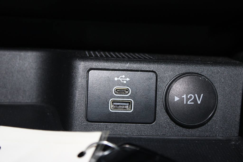 Used 2025 Ford Escape Active AWD/4WD image 47
