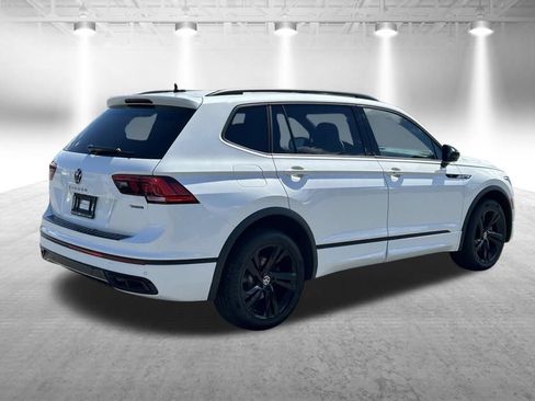 Used 2023 Volkswagen Tiguan SE R-Line AWD/4WD image 6