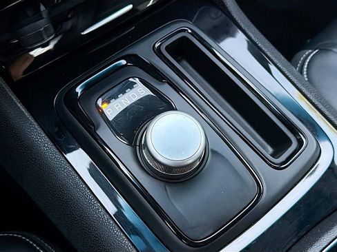 Used 2022 Chrysler 300 S RWD image 17