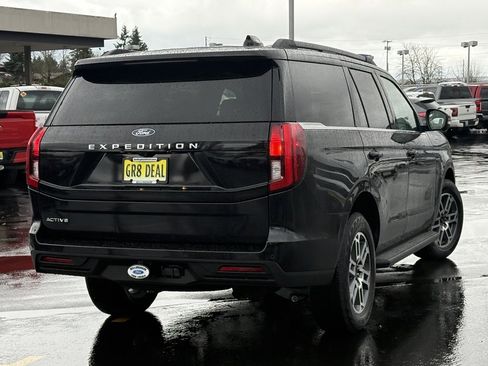 New 2025 Ford Expedition Active image 5