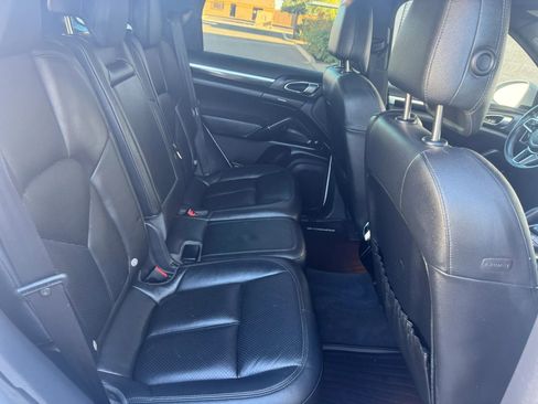 Used 2016 Porsche Cayenne Diesel AWD/4WD image 17