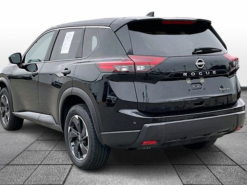 Used 2024 Nissan Rogue SV image 10