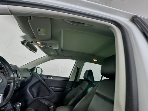 Used 2016 Volkswagen Tiguan SE image 25