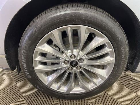 Used 2024 Ford Edge Titanium w/ Titanium Elite Package image 8