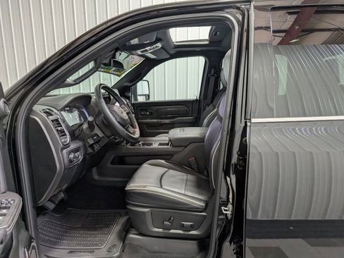 Used 2025 RAM 2500 Limited AWD/4WD image 16