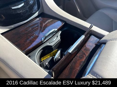 Used 2016 Cadillac Escalade ESV Luxury RWD image 32