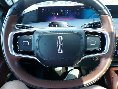 Used 2025 Lincoln Navigator Reserve AWD/4WD image 16