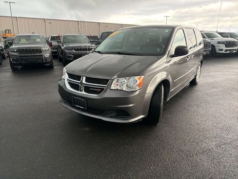 Used 2017 Dodge Grand Caravan SE w/ Power Window Group image 4