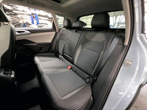 New 2026 Volkswagen Taos SE image 12