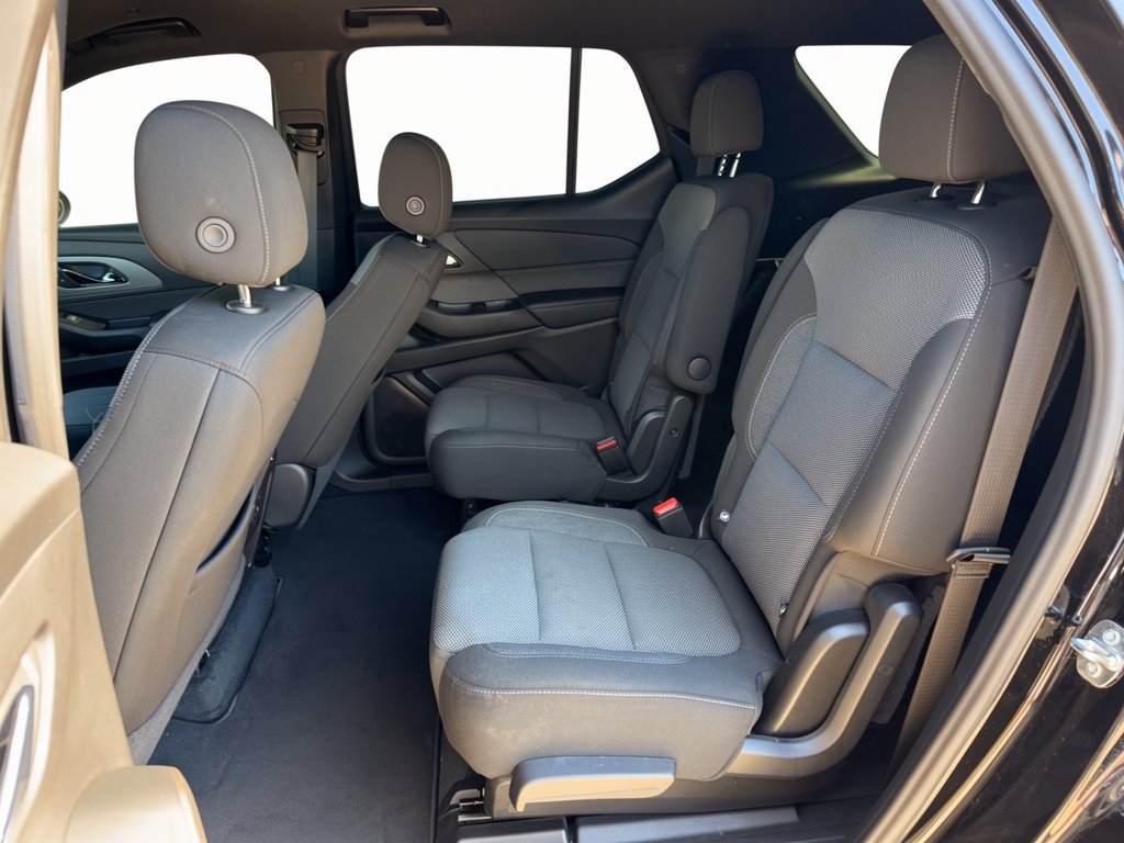 Used 2023 Chevrolet Traverse LT FWD image 25