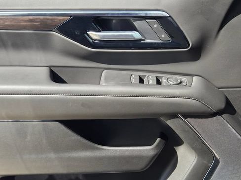 New 2026 Chevrolet Suburban LS RWD image 18