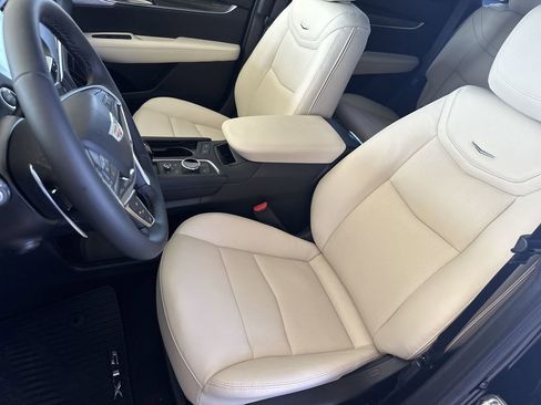 New 2025 Cadillac XT5 Sportv w/ Technology Package AWD/4WD image 15