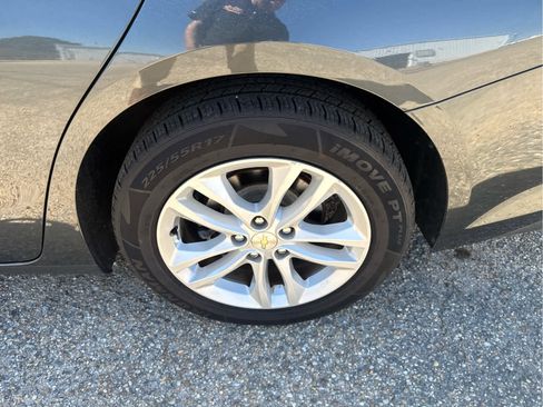 Used 2016 Chevrolet Malibu LT image 16