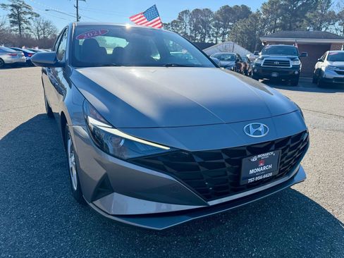 Used 2021 Hyundai Elantra SE w/ Cargo Package image 7