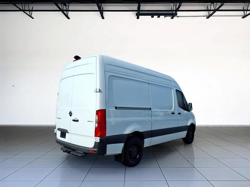 Used 2025 Mercedes-Benz Sprinter 2500 image 4