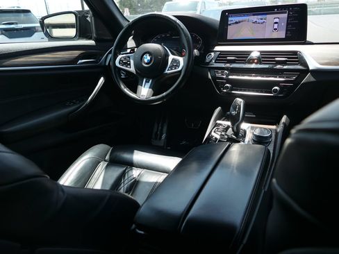 Used 2023 BMW M550i xDrive AWD/4WD image 25