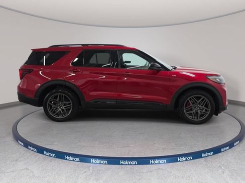 Used 2026 Ford Explorer ST-Line w/ ST-Line Street Pack AWD/4WD image 5