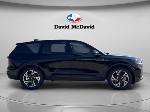 New 2025 Lincoln Nautilus Premier w/ Equipment Group 102A image 11