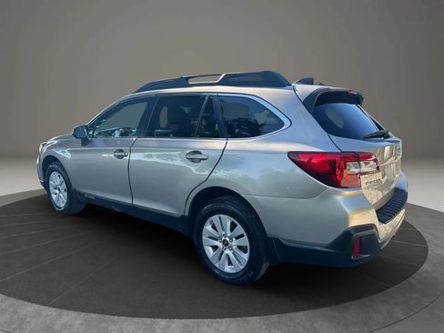 Used 2018 Subaru Outback 2.5i Premium AWD/4WD image 4