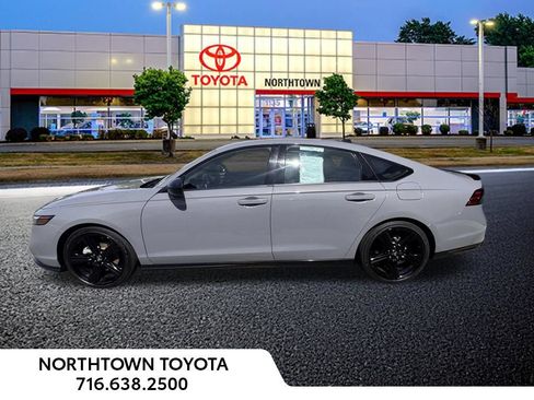 Used 2023 Honda Accord Sport image 2