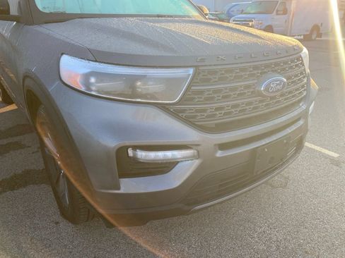 Used 2022 Ford Explorer XLT w/ Equipment Group 202A AWD/4WD image 5