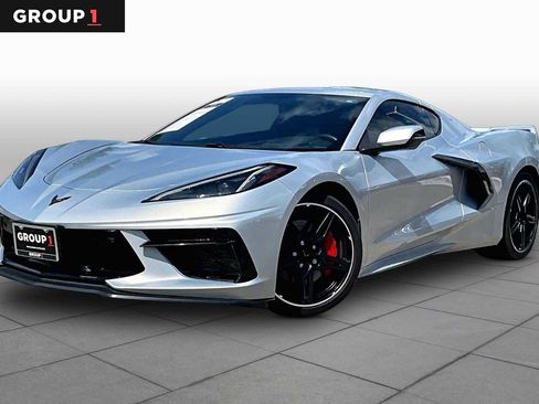 Used 2022 Chevrolet Corvette Stingray Preferred Cpe w/ Z51 Performance Package RWD image 1
