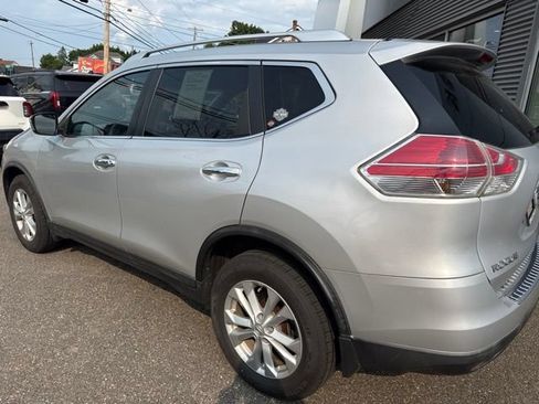 Used 2016 Nissan Rogue SV FWD image 8